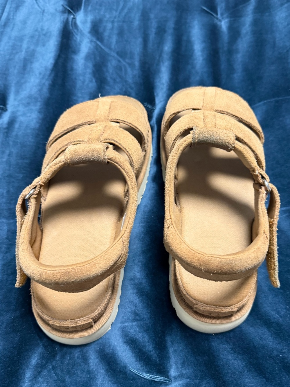 UGG women’s Tan Suede Fisherman Sandals - Comfortable Casual Shoes - Picture 4 of 7